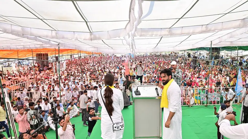 परिवर्तन रैली का मंच, 3 अक्टूबर 2024