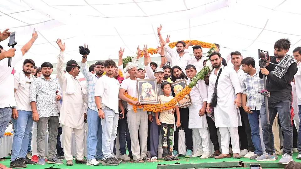 परिवर्तन रैली में सम्मान