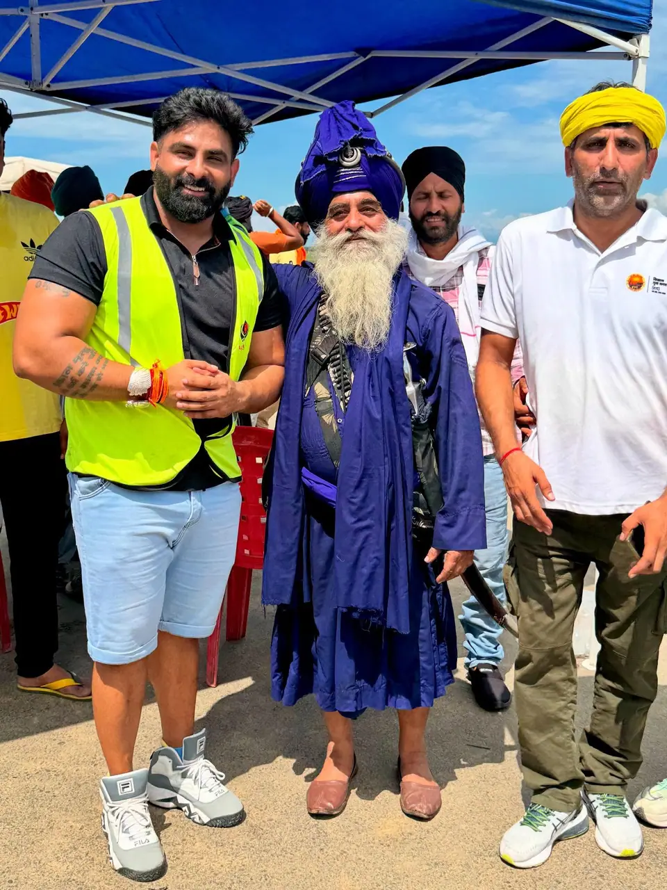 पंजाब के भाइयों के साथ, सितंबर 2025